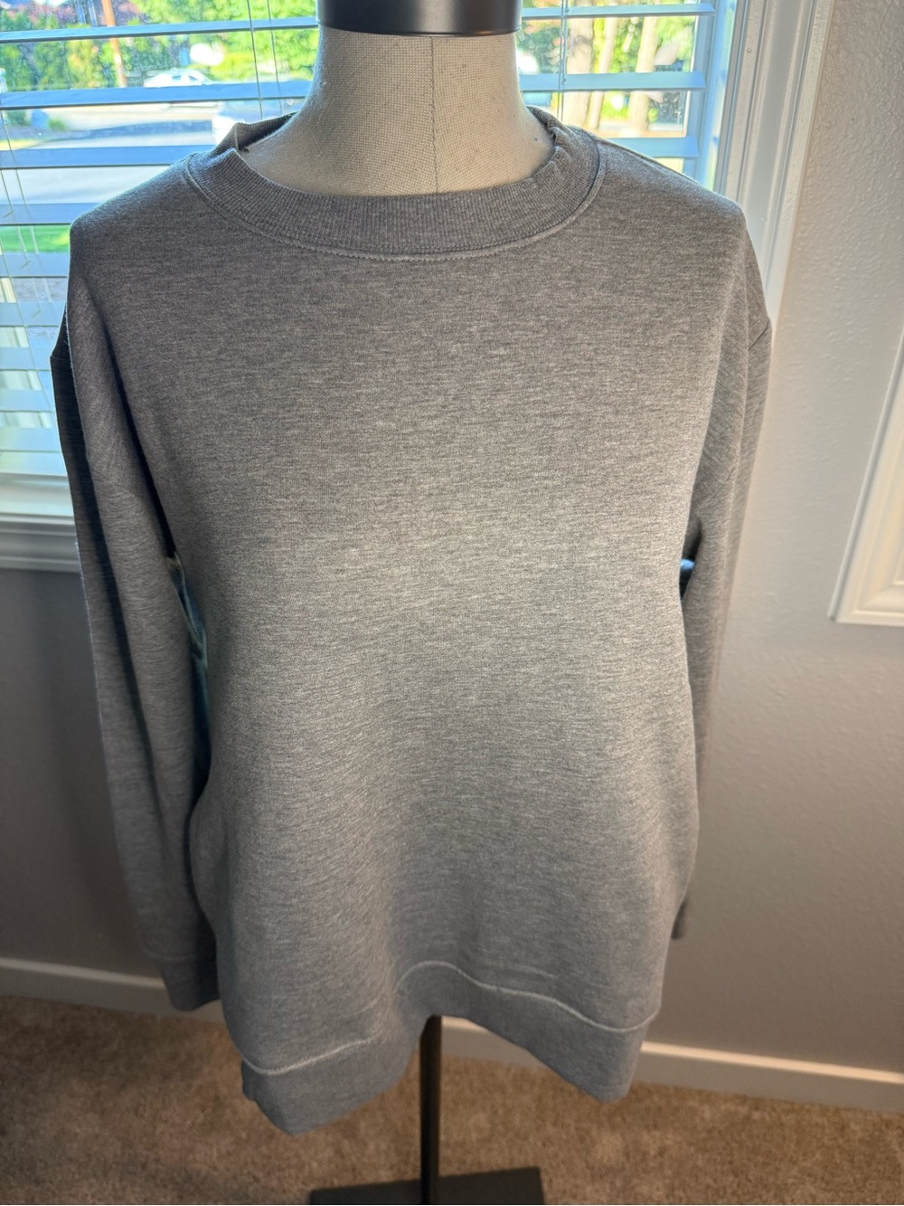 Danskin Gray Crewneck Pullover Sweatshirt